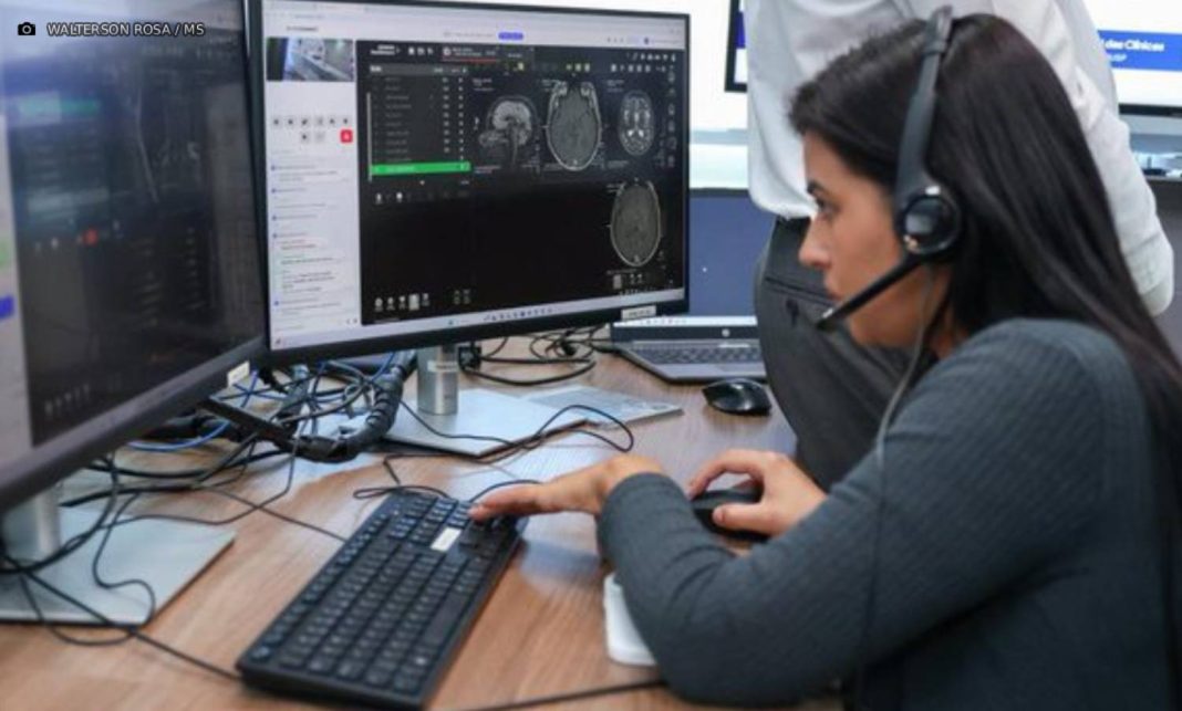 SUS tem primeira central que conecta e monitora pacientes de UTI’s a distância SUS tem primeira central que conecta e monitora pacientes de UTI’s a distância