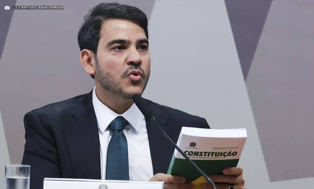 Jorge Messias publlica Nota Oficial do AGU: sobre críticas relacionadas a suposta inércia em relação a André Mendonça Jorge Messias publlica Nota Oficial do AGU: sobre críticas relacionadas a suposta inércia em relação a André Mendonça