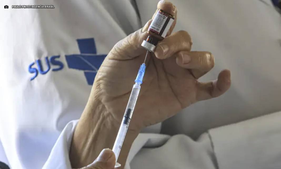 Anvisa amplia indicação etária de vacina contra meningite Anvisa amplia indicação etária de vacina contra meningite