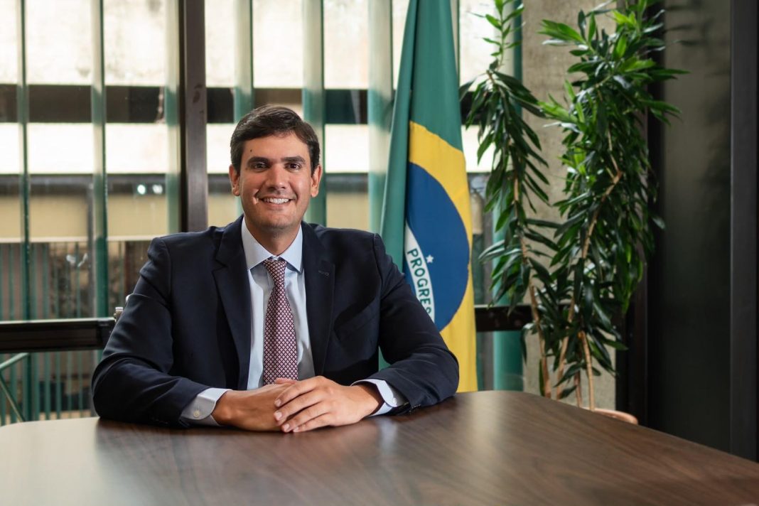Rafael Prudente propõe proteção ao BPC para mães e cuidadores que decidirem empreender Rafael Prudente propõe proteção ao BPC para mães e cuidadores que decidirem empreender