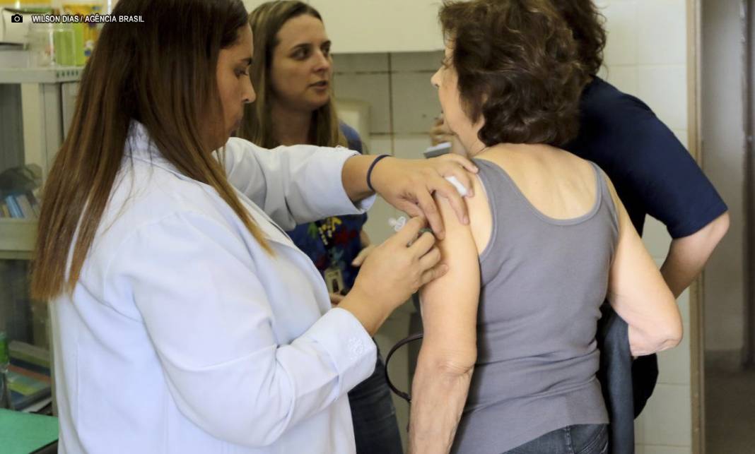 Pneumonia e meningite: SUS amplia cobertura da vacina Pneumo 20 para maiores de 85 anos Pneumonia e meningite: SUS amplia cobertura da vacina Pneumo 20 para maiores de 85 anos