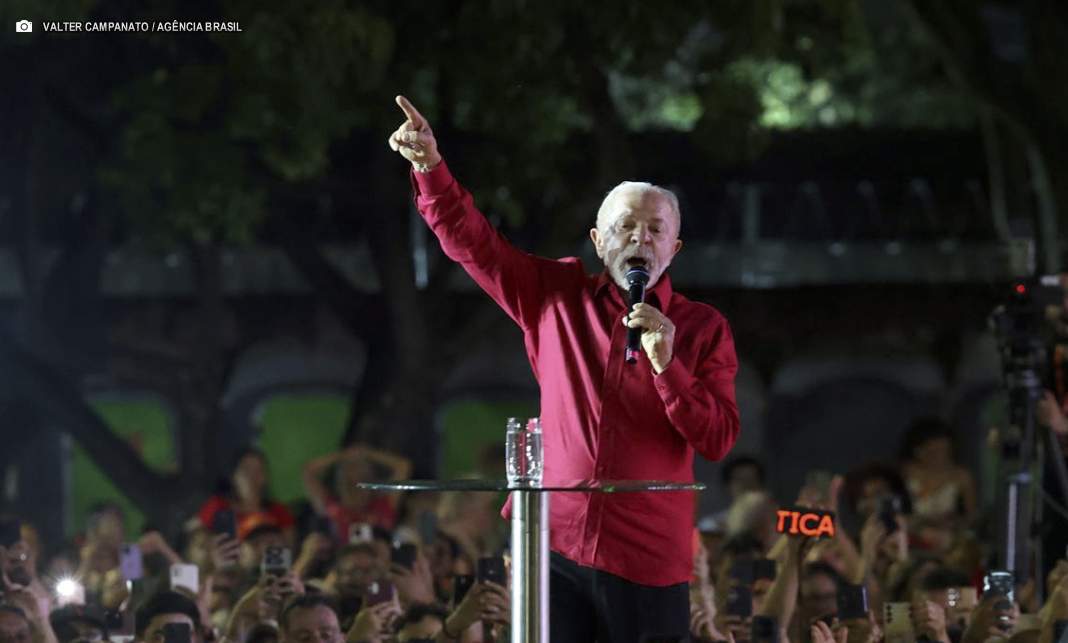 Lula assina decreto de reajuste em 15% do Bolsa Família Lula assina decreto de reajuste em 15% do Bolsa Família