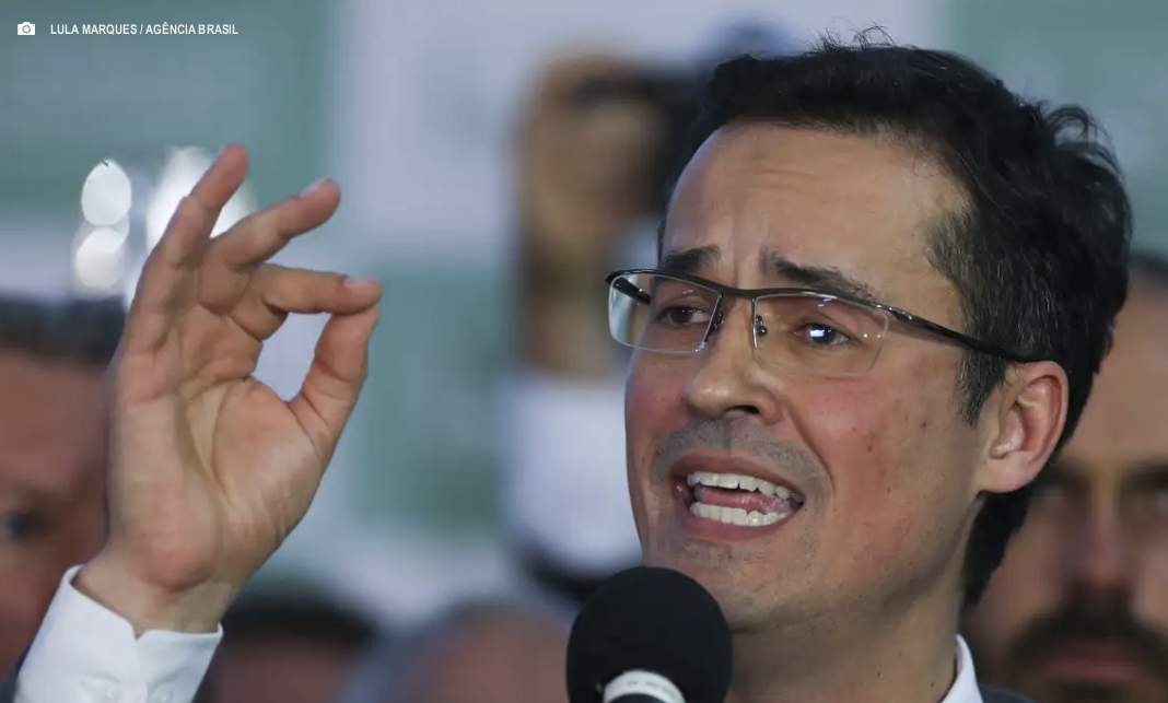 TSE suspende campanha de Deltan Dellagnol ao Senado pelo Paraná TSE suspende campanha de Deltan Dellagnol ao Senado pelo Paraná