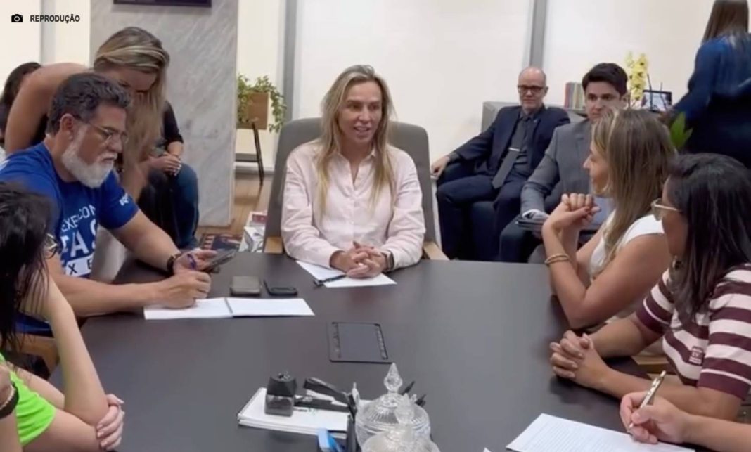Celina Leão encaminha projeto de lei à CLDF para prorrogar validade de concursos públicos da saúde Celina Leão encaminha projeto de lei à CLDF para prorrogar validade de concursos públicos da saúde