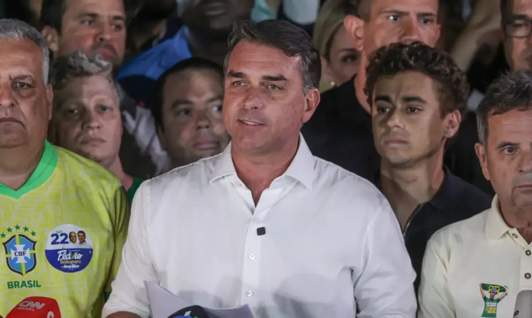 PF cancela passaportes de Flávio Bolsonaro PF cancela passaportes de Flávio Bolsonaro