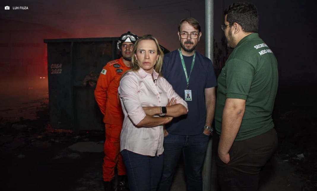 Resolutividade: Celina Leão visita galpão atingido por incêndio e determina levantamento dos prejuízos das cooperativas Resolutividade: Celina Leão visita galpão atingido por incêndio e determina levantamento dos prejuízos das cooperativas