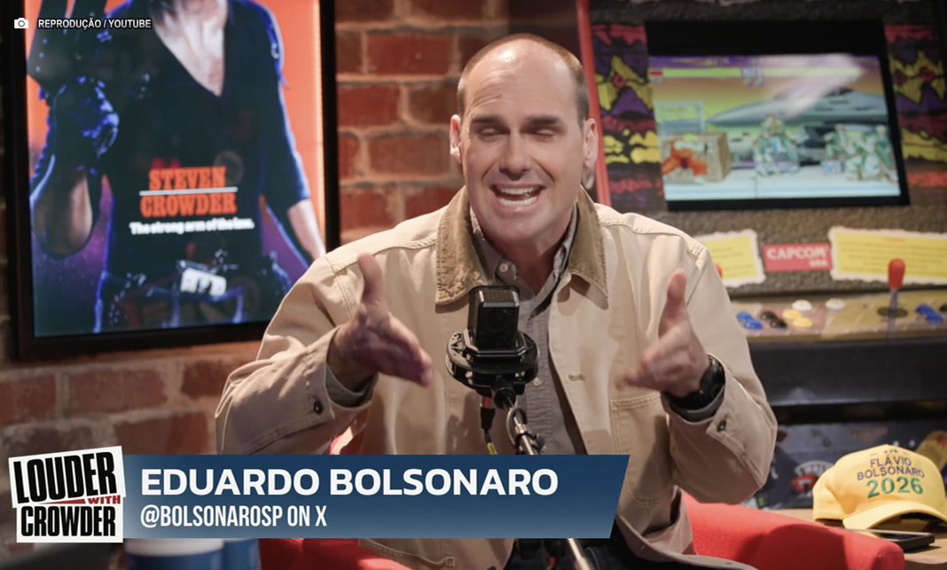 Eduardo Bolsonaro sugere envio de fuzileiros e saída do irmão do país em caso de derrota eleitoral Eduardo Bolsonaro sugere envio de fuzileiros e saída do irmão do país em caso de derrota eleitoral