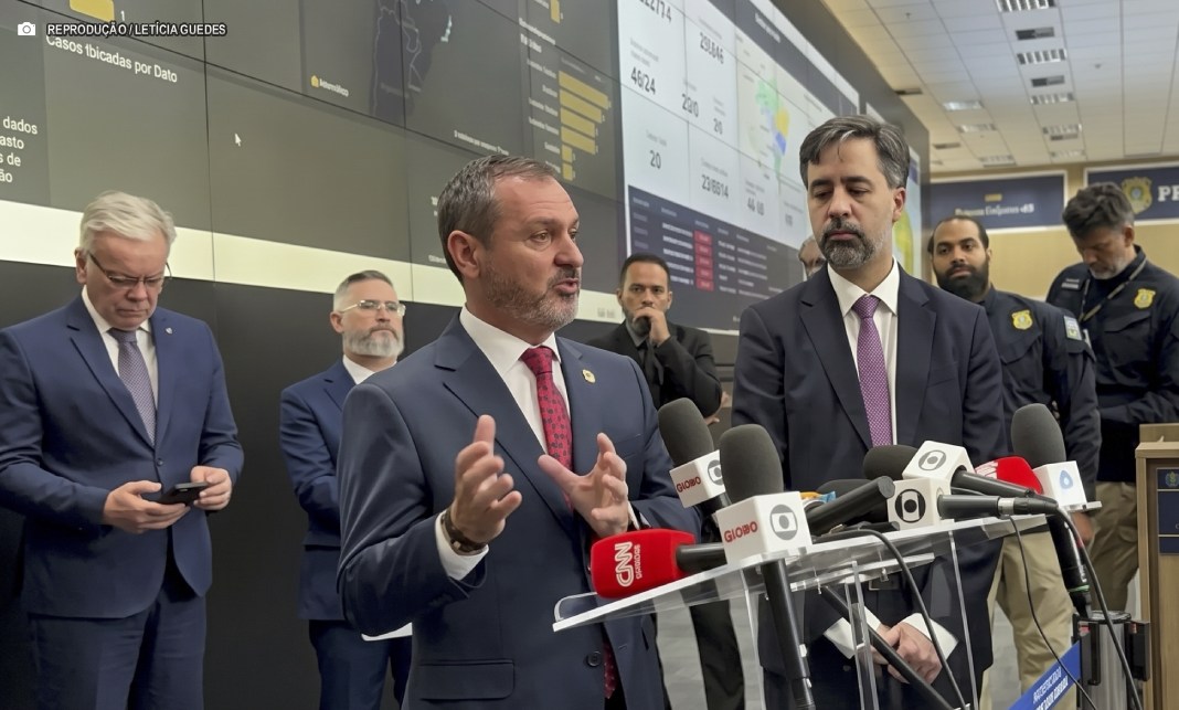 Polícia Federal investiga suspeita de interferência estrangeira nas eleições brasileiras Polícia Federal investiga suspeita de interferência estrangeira nas eleições brasileiras