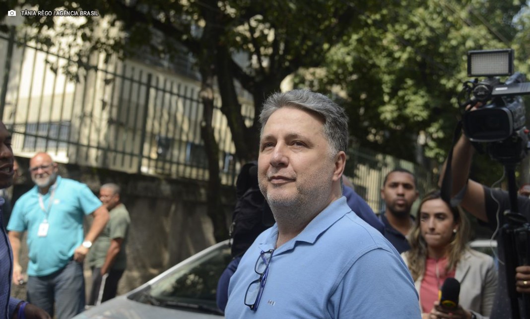 Ministro do TSE determina anulação de votos para Anthony Garotinho Ministro do TSE determina anulação de votos para Anthony Garotinho