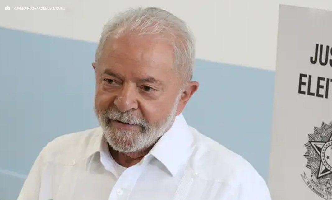 Lula vota em São Bernardo do Campo e exalta participação popular Lula vota em São Bernardo do Campo e exalta participação popular