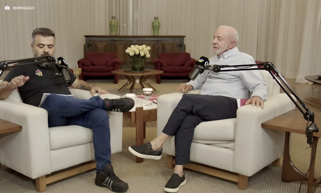 Lula critica modelo de debates na televisão e defende metas econômicas Lula critica modelo de debates na televisão e defende metas econômicas