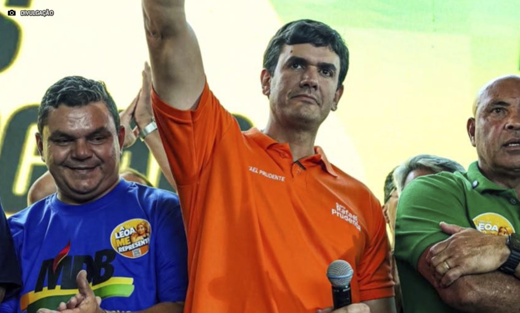 Rafael Prudente intensifica caminhadas nas cidades e destaca aplicação de R$ 170 milhões na saúde do DF Rafael Prudente intensifica caminhadas nas cidades e destaca aplicação de R$ 170 milhões na saúde do DF