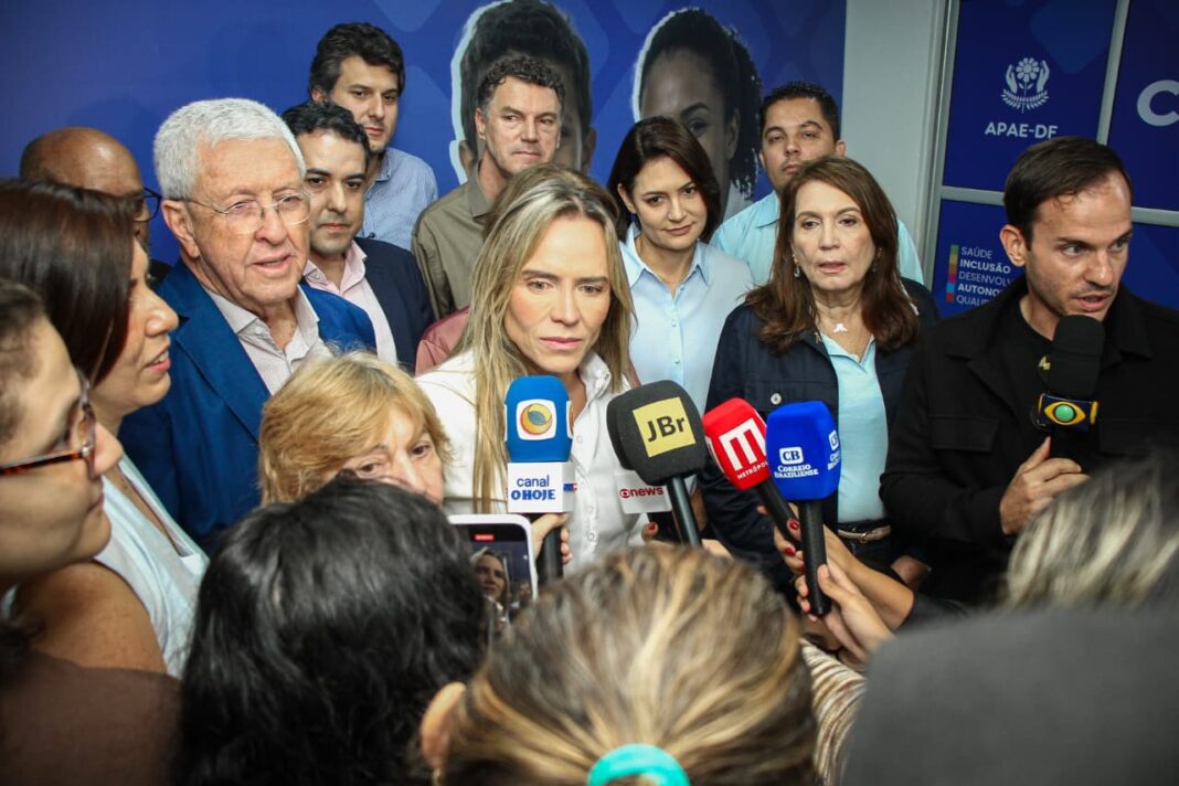 Celina Leão fiscaliza convênio e amplia reabilitação na Apae do DF Celina Leão fiscaliza convênio e amplia reabilitação na Apae do DF