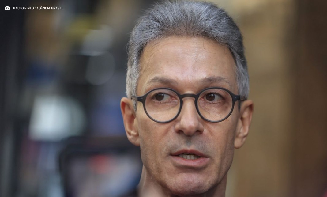 Justiça Eleitoral investiga uso de celular por Romeu Zema na cabine de votação Justiça Eleitoral investiga uso de celular por Romeu Zema na cabine de votação
